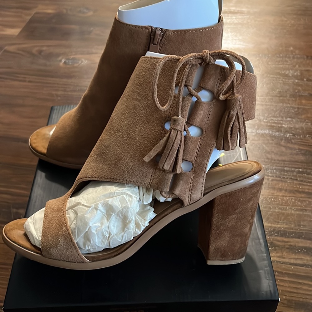 Very Volatile “Fastlane” Sandal Size 10